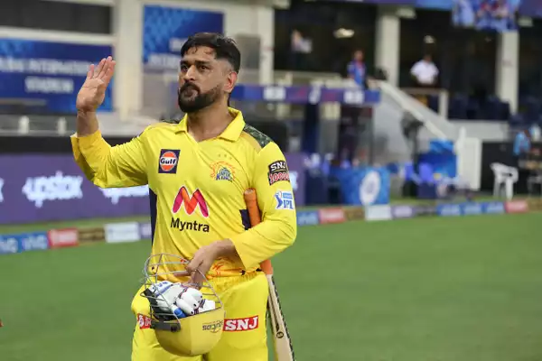 two days before the start of the ipl dhoni decided to hand over the csk captaincy to jadeja